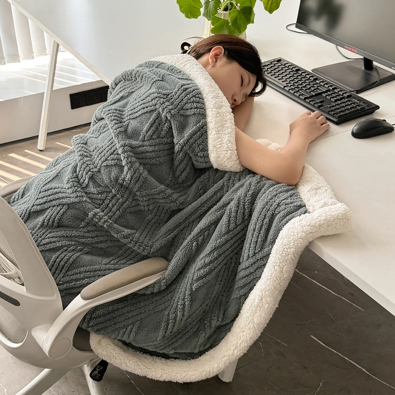 WASART Extra Large Fluffy Coral Fleece Throw Blanket 150x200 Thermal Thick Quilted Bedspread for Warm Cozy Autumn Winter Use